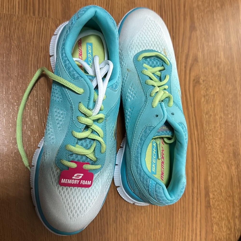 Skechers